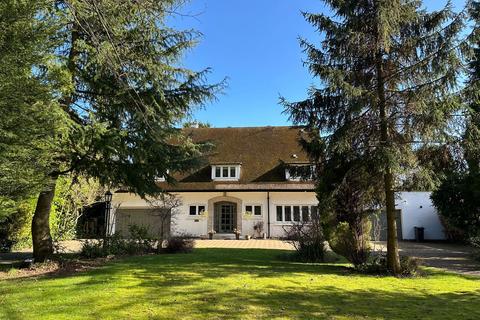 111 Moor Hall Drive, Sutton Coldfield, B75 6LS