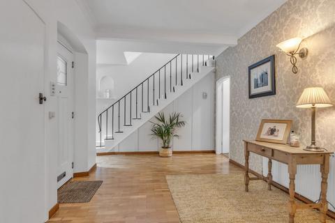 111 Moor Hall Drive, Sutton Coldfield, B75 6LS