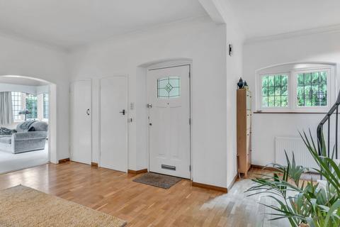 111 Moor Hall Drive, Sutton Coldfield, B75 6LS