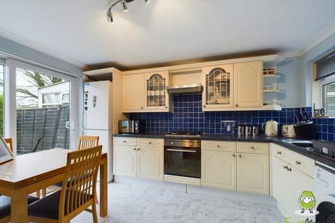 78 Woolford Way, Basingstoke, RG23 8AU