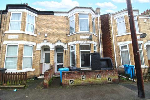 3 bedroom end of terrace house for sale, Westminster Avenue, Hull, HU8 9AG