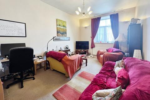 1 bedroom flat for sale, Caerphilly Road, Senghenydd, Caerphilly, CF83 4FT