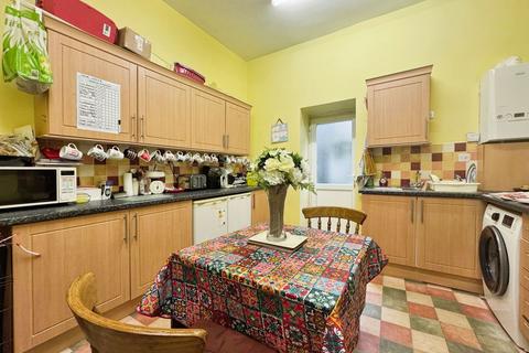 1 bedroom flat for sale, Caerphilly Road, Senghenydd, Caerphilly, CF83 4FT