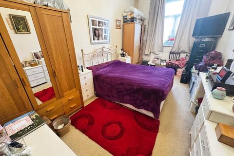 1 bedroom flat for sale, Caerphilly Road, Senghenydd, Caerphilly, CF83 4FT