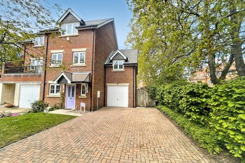 5 bedroom semi-detached house for sale, Elder Crescent, Hampshire GU35
