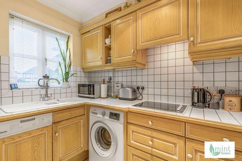 2 bedroom terraced house for sale, Woking GU22