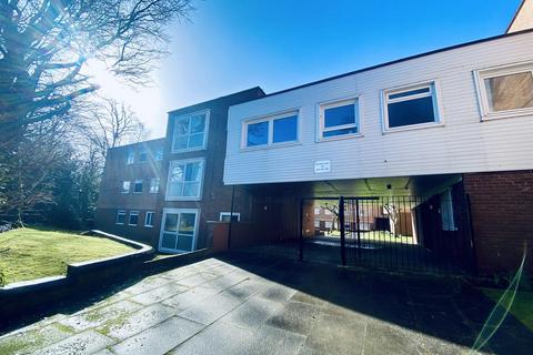 1 bedroom flat to rent, Cholmondeley Road, Salford M6