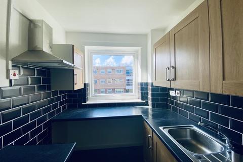 1 bedroom flat to rent, Cholmondeley Road, Salford M6