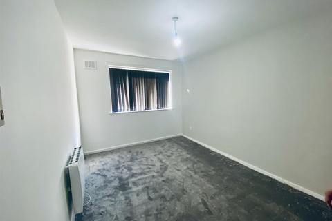 1 bedroom flat to rent, Cholmondeley Road, Salford M6