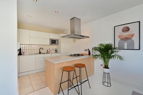 2 bedroom flat for sale, 156 Westferry Road, London E14