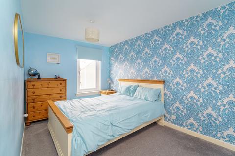 36 Bughtlin Park, Edinburgh, EH12 8UR