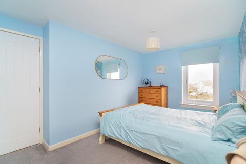 36 Bughtlin Park, Edinburgh, EH12 8UR