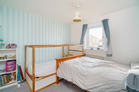 36 Bughtlin Park, Edinburgh, EH12 8UR