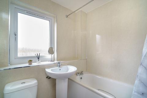 36 Bughtlin Park, Edinburgh, EH12 8UR
