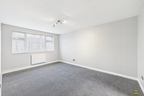 2 bedroom maisonette to rent, Ethronvi Road, Bexleyheath, Kent, DA7