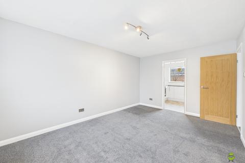 2 bedroom maisonette to rent, Ethronvi Road, Bexleyheath, Kent, DA7