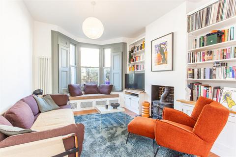 168 Swaton Road, London, E3 4ER