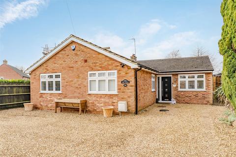 3 bedroom bungalow for sale, Furlong Road, Desborough, Kettering