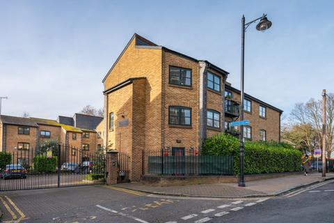 3 bedroom end of terrace house for sale, London E3