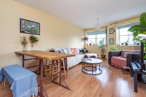 3 bedroom end of terrace house for sale, London E3