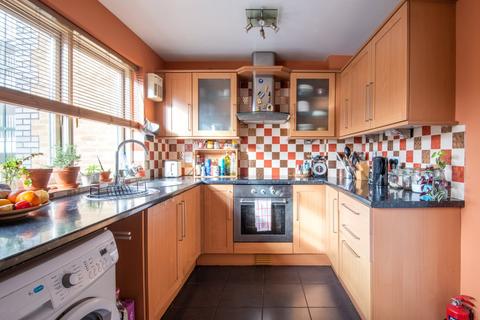 3 bedroom end of terrace house for sale, London E3