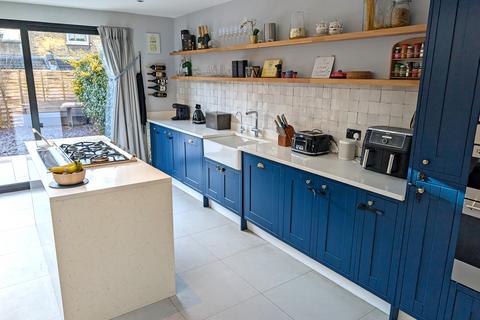 39 Bolton Road, London, E15 4JY