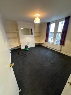 2 bedroom ground floor flat to rent, Ash Road, Bristol BS7