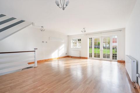 8 Hillview Close, Purley, CR8 1AU