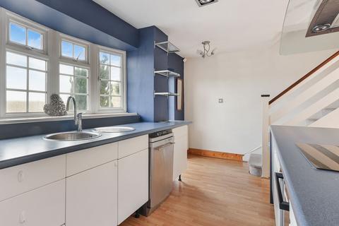 8 Hillview Close, Purley, CR8 1AU