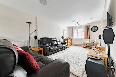 32 Edgefield Close, Old Catton, Norwich, NR6 7HP