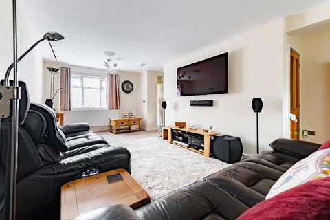 32 Edgefield Close, Old Catton, Norwich, NR6 7HP