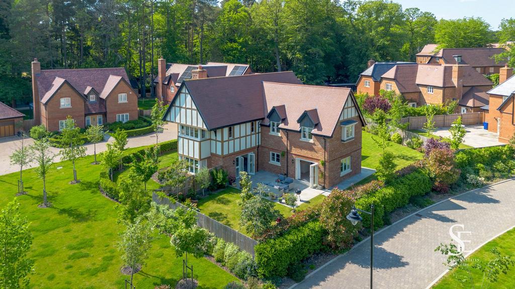 Aerial of Evelyn