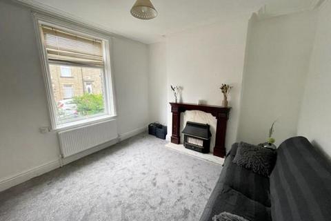 2 bedroom terraced house to rent, Emscote Avenue, Halifax