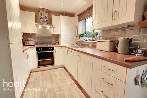 4 bedroom semi-detached house for sale, Jutland Rise, Wymondham