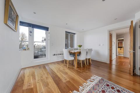 2 bedroom apartment for sale, Strand Drive, Surrey