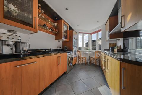 2 bedroom apartment for sale, Strand Drive, Surrey