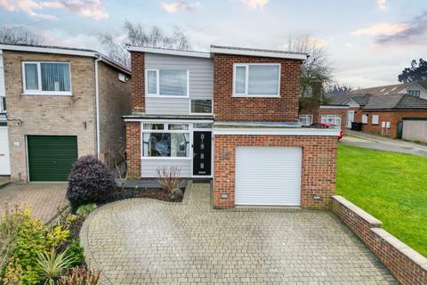 14 Appleshaw Close, Gravesend, DA11 7PB