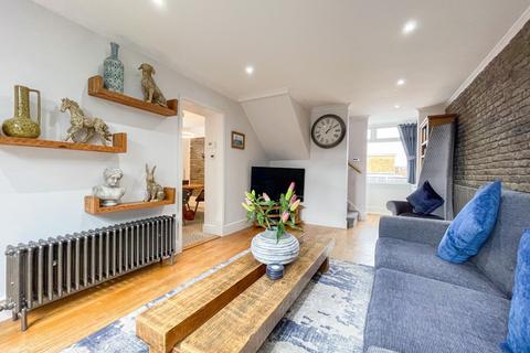 14 Appleshaw Close, Gravesend, DA11 7PB