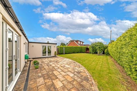 3 bedroom detached bungalow for sale, Stanley Avenue, St. Albans