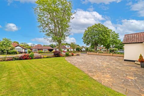 3 bedroom detached bungalow for sale, Stanley Avenue, St. Albans