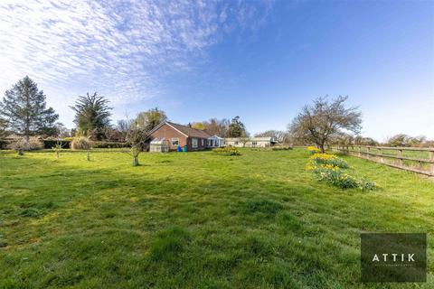 5 bedroom detached bungalow for sale, Ipswich Road, Tasburgh