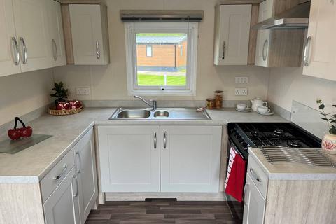 2 bedroom lodge for sale, Gilberdyke East Riding of Yorkshire