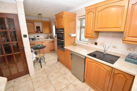 3 bedroom detached house for sale, Little Baddow Road, Danbury