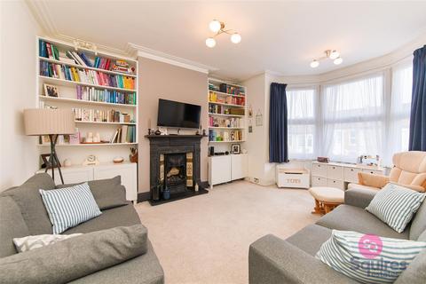 3 bedroom flat for sale, Dollis Road, London