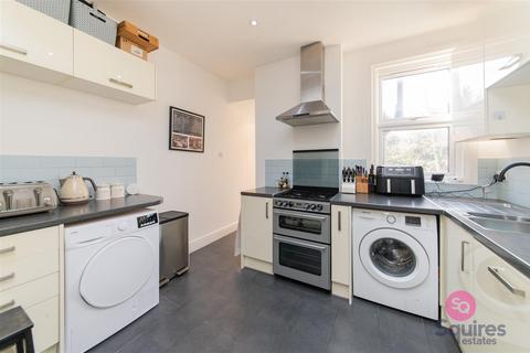 3 bedroom flat for sale, Dollis Road, London