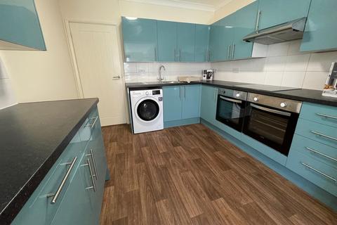 6 bedroom semi-detached house to rent, Hillside Avenue, Canterbury CT2