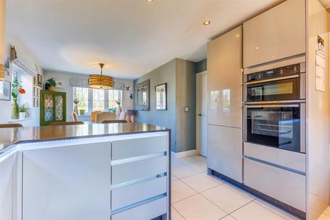 3 Coates Drive, Pinvin, Pershore, WR10 2DH