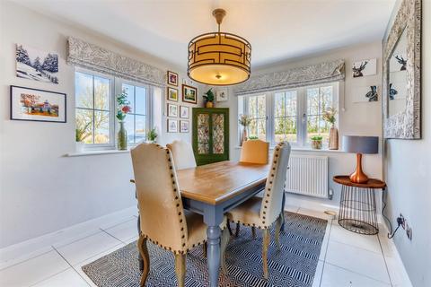 3 Coates Drive, Pinvin, Pershore, WR10 2DH