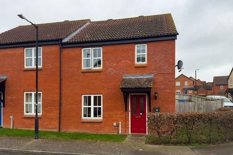 3 bedroom semi-detached house to rent, Allen Road, Hadleigh, IP7