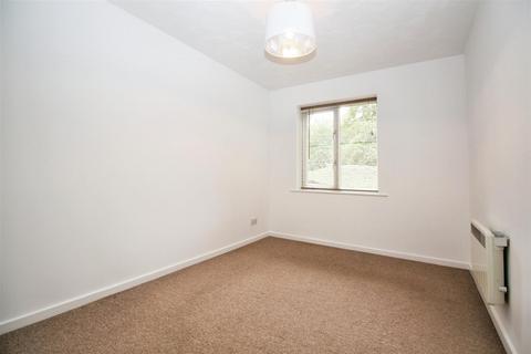 2 bedroom flat to rent, Redoubt Close, Hitchin SG4